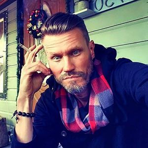 Meet your Posher, Yeem